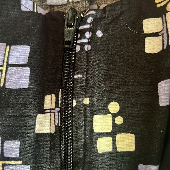 Cherokee slimming scrub jacket. Zip close 2 side pockets. SzS - Picture 4 of 4